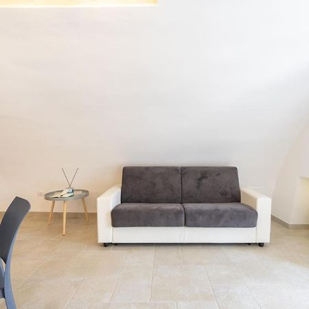 Suite La Scala Del Borgo ชิสแตร์นีโน ภายนอก รูปภาพ