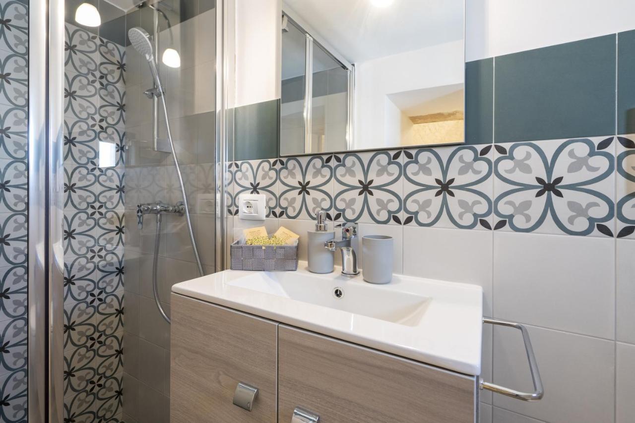 Suite La Scala Del Borgo ชิสแตร์นีโน ภายนอก รูปภาพ